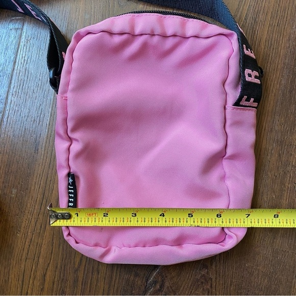 Jeffree Star Cosmetics Hot Pink Side Bag Crossbody Makeup Black Adjustable Strap - Picture 7 of 10